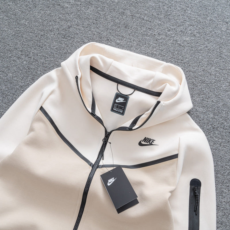 Conjunto Tech Fleece - Creme