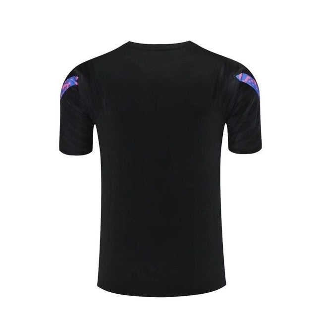 Camisa Barcelona Treino/Viagem 2021/2022 - Nike (Torcedor) Masculina - Preta e Roxo